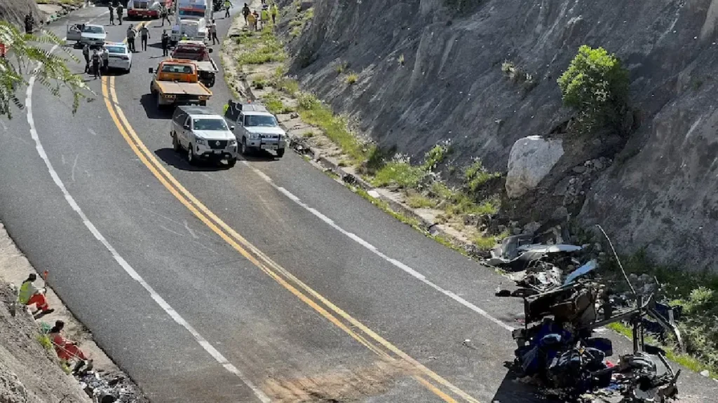 mexico bus crash