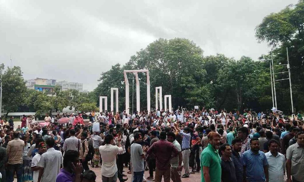 Students Demand Government Resignation in Nationwide Protests