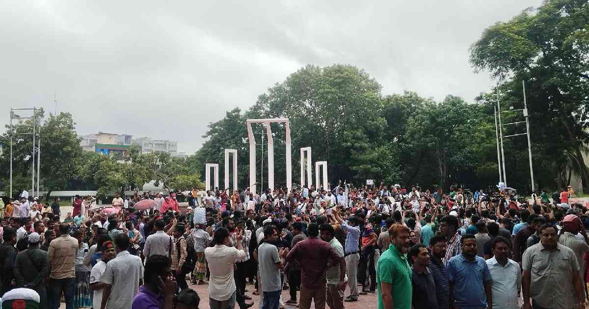 Students Demand Government Resignation in Nationwide Protests