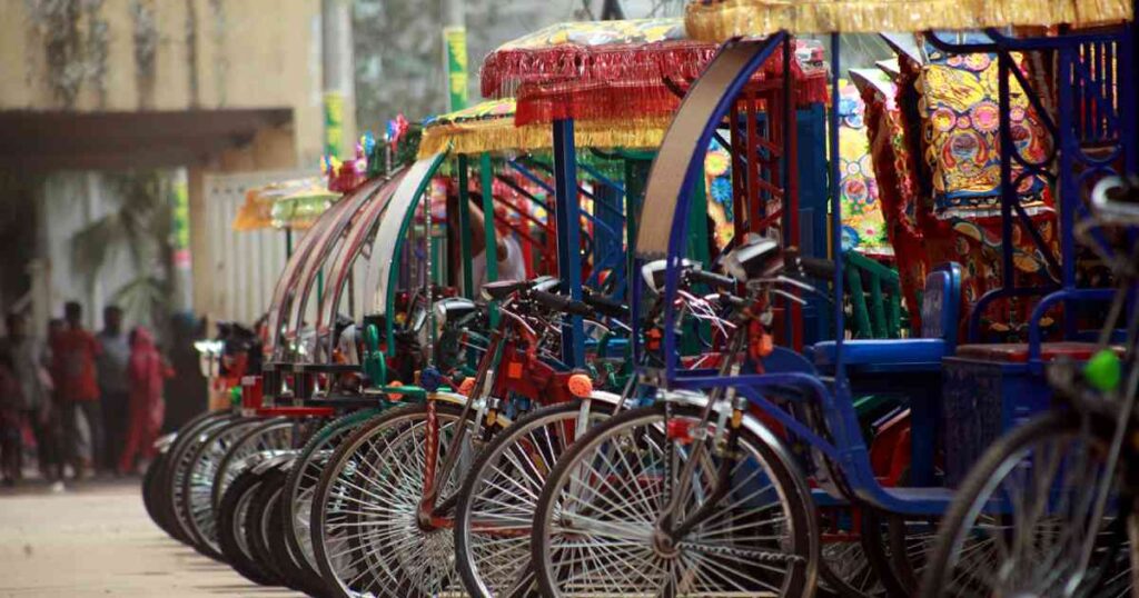 battery rickshaw police